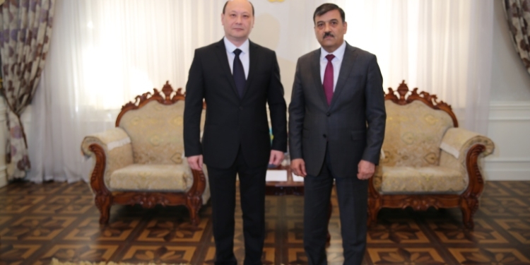 Новый посол Казахстана посетил МИД Таджикистана