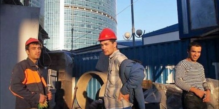 Таджикистан просит Россию провести очередную миграционную амнистию