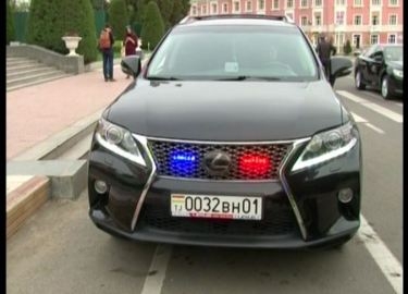 В Душанбе водителей привлекают к ответственности за установку спецоборудования