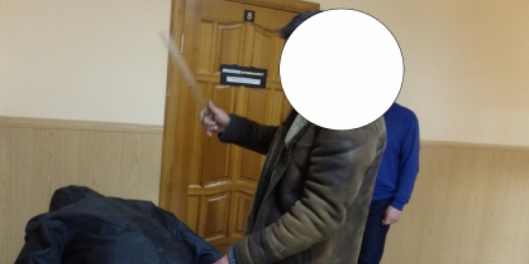 Суд оштрафовал директора школы-интерната Шахритуса, избившего ученика