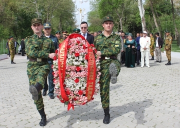 В Душанбе почтили память погибших казахстанских миротворцев