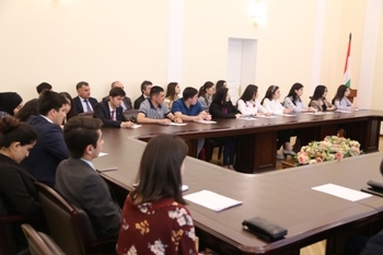 Таджикские студенты в РФ учредили «Клуб таджикской молодежи в России»