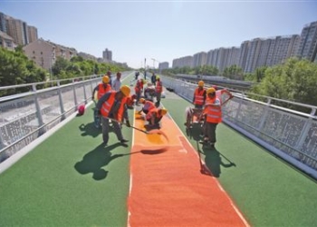 Первая в Пекине высокоскоростная дорога для велосипедистов вступает в эксплуатацию