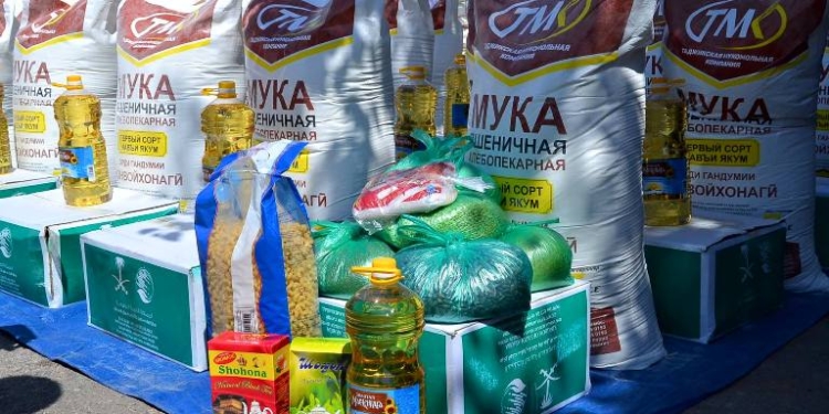 900 нуждающихся жителей Худжанда получили продуктовую помощь в преддверии Рамазана