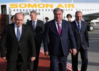 Эмомали Рахмон отбыл в Минск на переговоры с Лукашенко