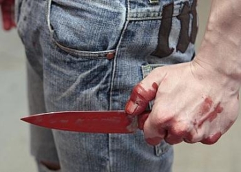 В Душанбе прямо на улице мужчина ударил ножом девушку. Она скончалась в больнице
