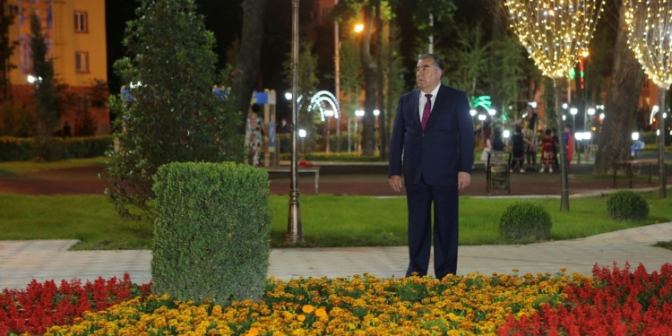 Парк Великого Кира в Душанбе