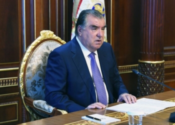 Президент снял с должности глав 11 районов и начальника Антимонопольной службы