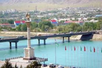 Сотрудники КЧС вытащили из Сирдарьи 5 человек