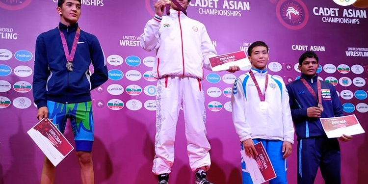 Таджикский борец завоевал «золото» чемпионата Азии по борьбе среди кадетов