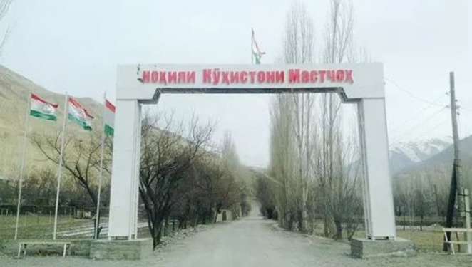 Жители кишлака в Горной Мастче оказались в изоляции из-за разрушения моста