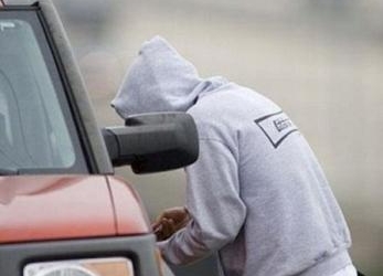 17-летний житель Вахдата решил покататься на чужом автомобиле