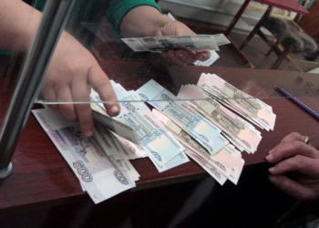 Объем денежных переводов из России в Таджикистан превышает объем импорта из РФ