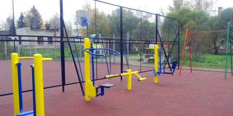 Сдача в эксплуатацию спортивной  площадки в Файзабадском районе