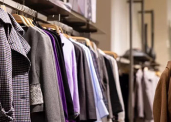 В Китае сократился объем продаж одежды