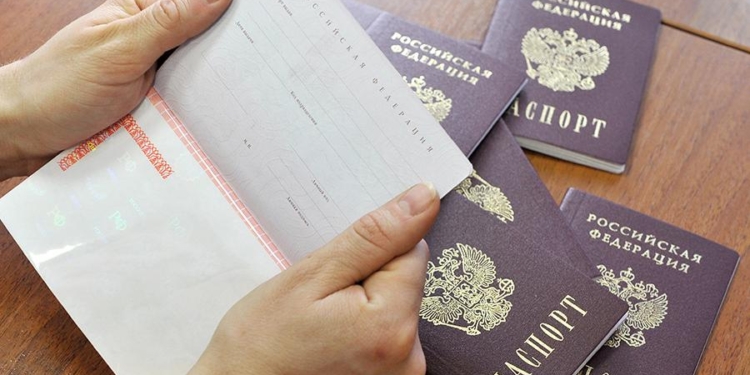 Россия упростила получение гражданства квалифицированным иностранцам