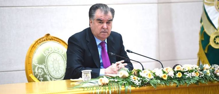 Э.Рахмон призвал профсоюзы активно защищать права трудящихся
