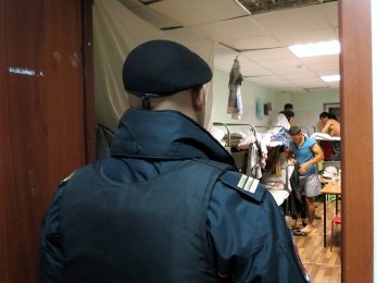 В Балашихе двух полицейских уволили после избиения мигрантов