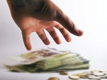 Главбух колонии поселения в Хатлоне осужден за растрату и подделку документов