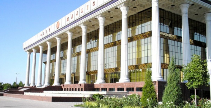 В Узбекистане — самый многочисленный парламент в ЦА, в Таджикистане – самый малочисленный