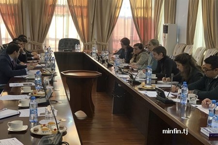 В Душанбе обсудили реализацию проекта реформ в управлении государственными финансами
