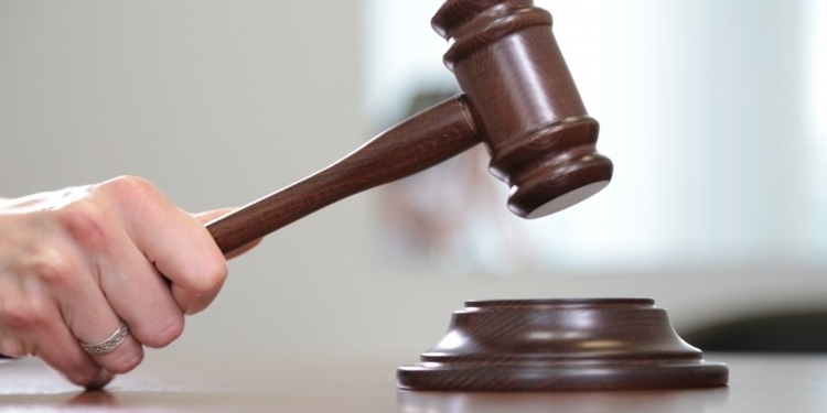 В Канибадаме двух проворовавшихся чиновников лишили права занимать должности сроком на 1 год