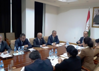 Азим Иброхим отметил недостатки в сфере образования в Таджикистане