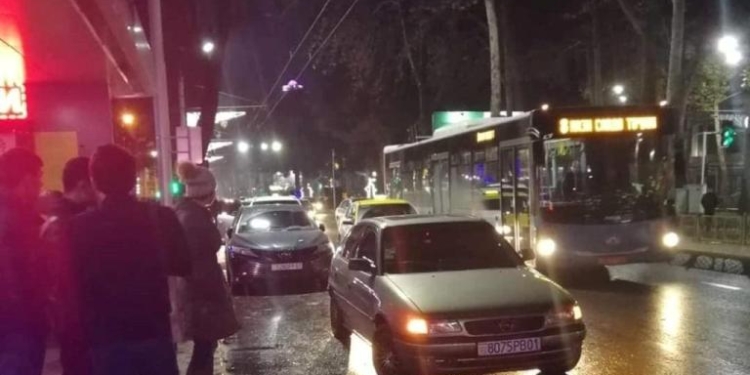Милиция наказала водителя, помешавшего работе троллейбуса в центре Душанбе