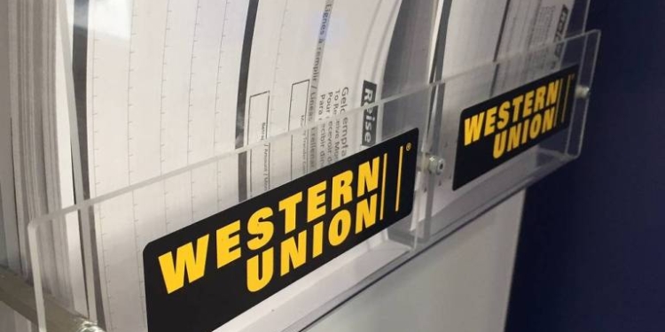Western Union и Contact приостановили переводы в Таджикистан