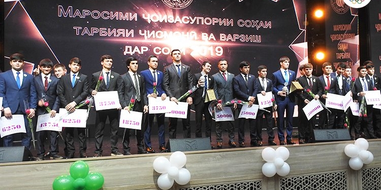 В Таджикистане наградили лучших спортсменов года