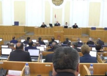 Парламент должен быть народным и для народа (видеоопрос)