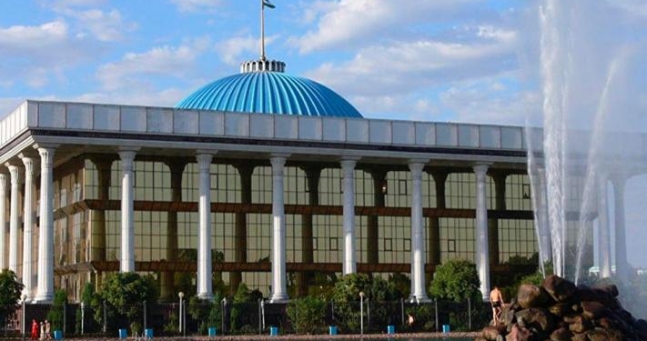 Правительство Узбекистана сложило полномочия