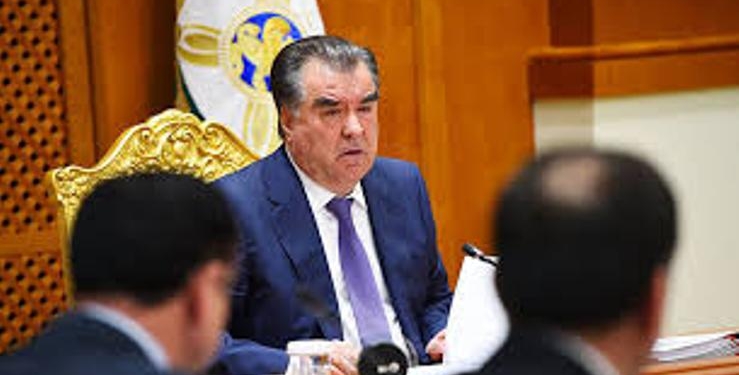 Президент подписал законы, усиливающие борьбу с экстремизмом и подростковой преступностью