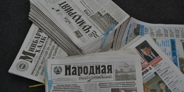 Учителя должны учить, а не писать статьи. Минобрнауки попросили освободить учителей от написания статей