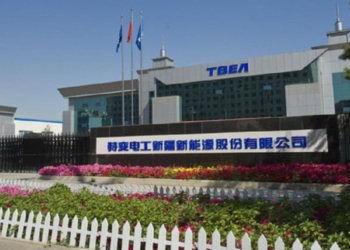 Компания TBEA построила в горах Айни городок для своих рабочих