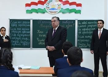 Президент открыл в Душанбе школу и дал старт второму этапу деятельности станции по фильтрации воды