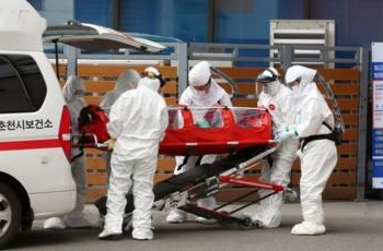 Число жертв нового коронавируса в Китае возросло до 2592
