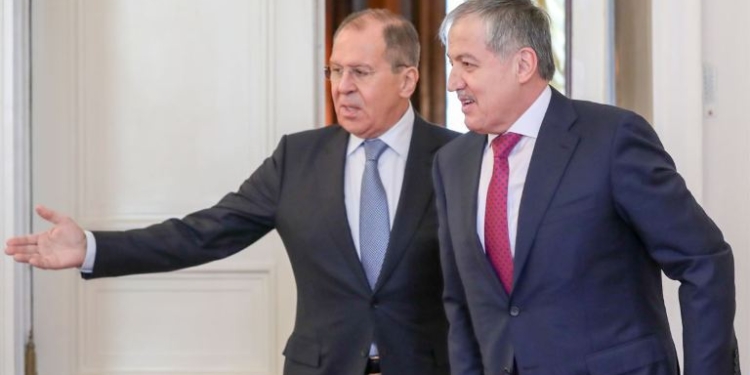 Глава МИД Таджикистан совершит официальный визит в Москву