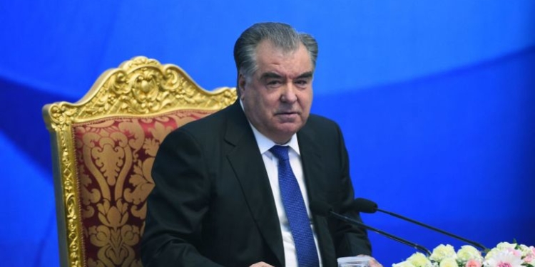 Президент призвал народ не верить дезинформаторам и не паниковать