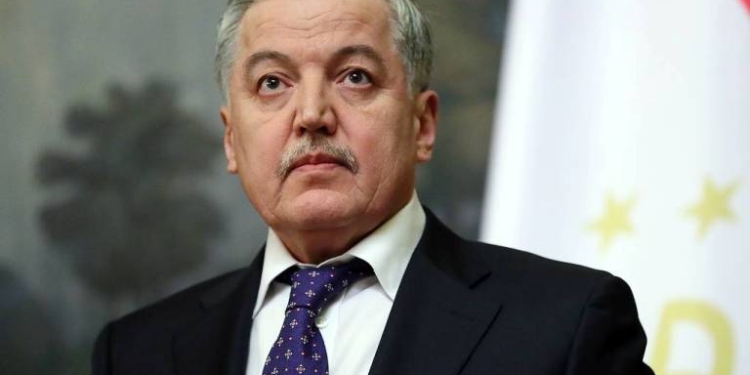 Глава МИД обсудил с послами проблемы таджикистанцев, находящихся за рубежом