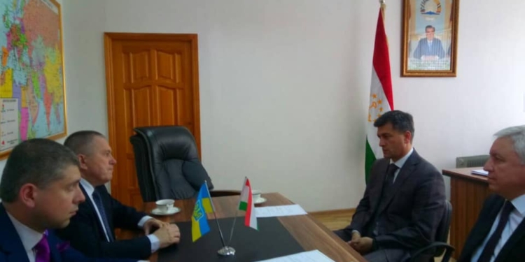 Таджикистан и Украина обсудили сотрудничество в сфере гражданской авиации