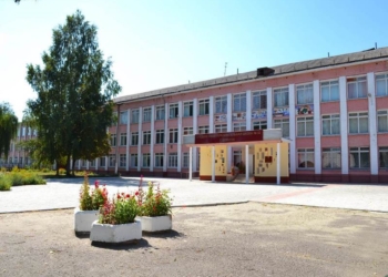 В Таджикистане с начала года сданы в эксплуатацию около 20 новых школ и медучреждений
