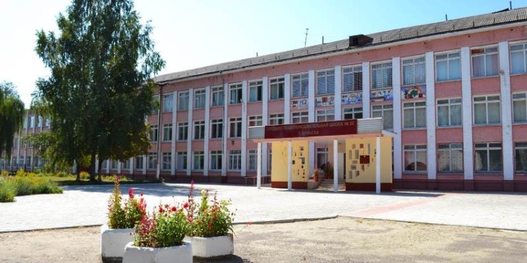 В Таджикистане с начала года сданы в эксплуатацию около 20 новых школ и медучреждений