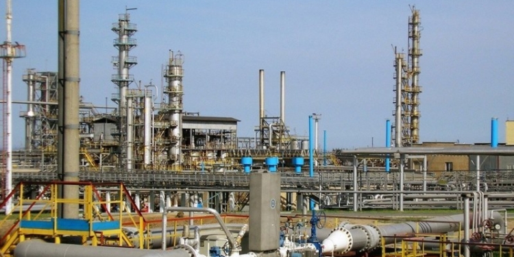 Нефтезавод в Дангаре готов к работе и ждет сырье