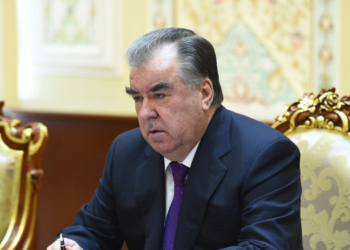 Президент поручил главам областей, ряда городов и районов усилить борьбу с COVID-19