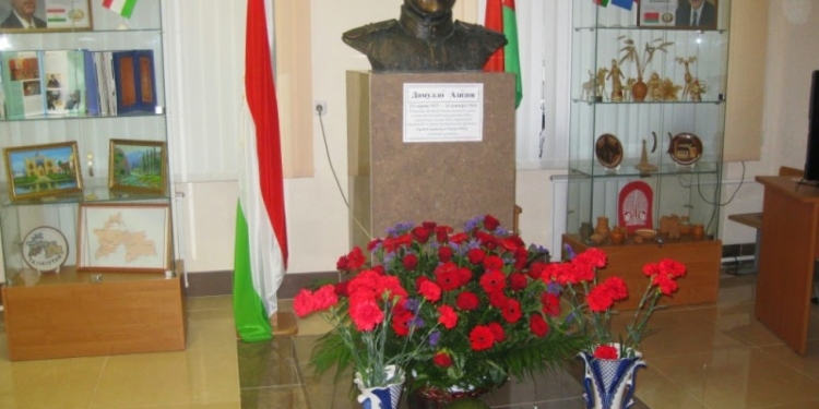 Память Героя Советского Союза Домулло Азизова почтили в столице Беларуси