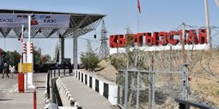 Кыргызстан планирует закрыть один из постов на границе с Таджикистаном