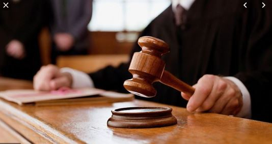 Уже бывший глава суда района Айни обвиняется в получении взятки