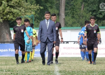 В Таджикистане стартовал юношеский чемпионат по футболу
