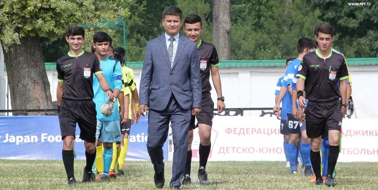 В Таджикистане стартовал юношеский чемпионат по футболу